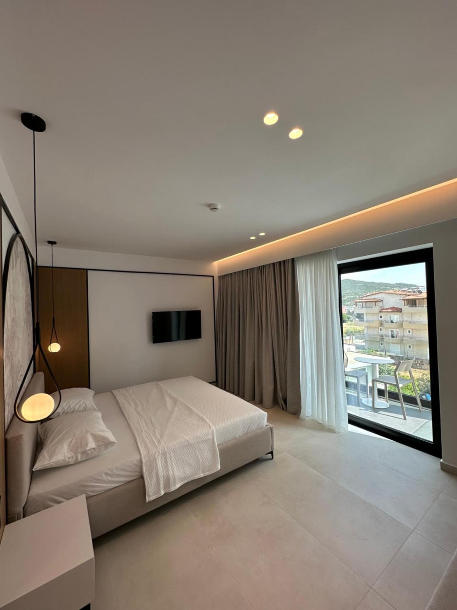 Colosseum Hotel Ksamil Exterior foto